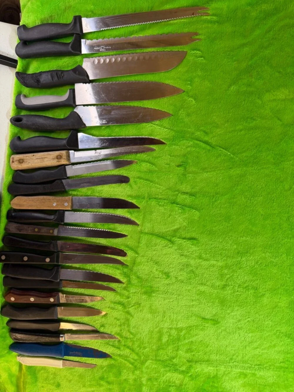 22 Assorted Kitchen Knives Set with Various Handles and Blade Types